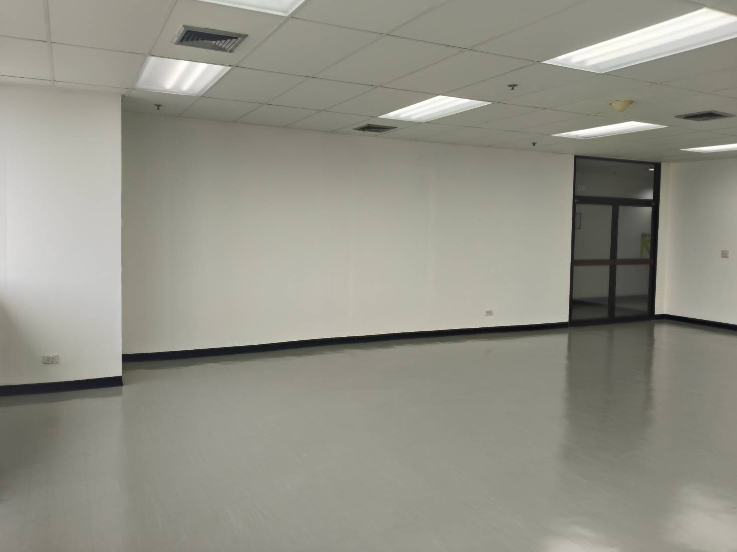 Office Room 8